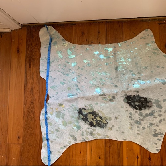 Cow Hide Rug - Picture 3 of 3